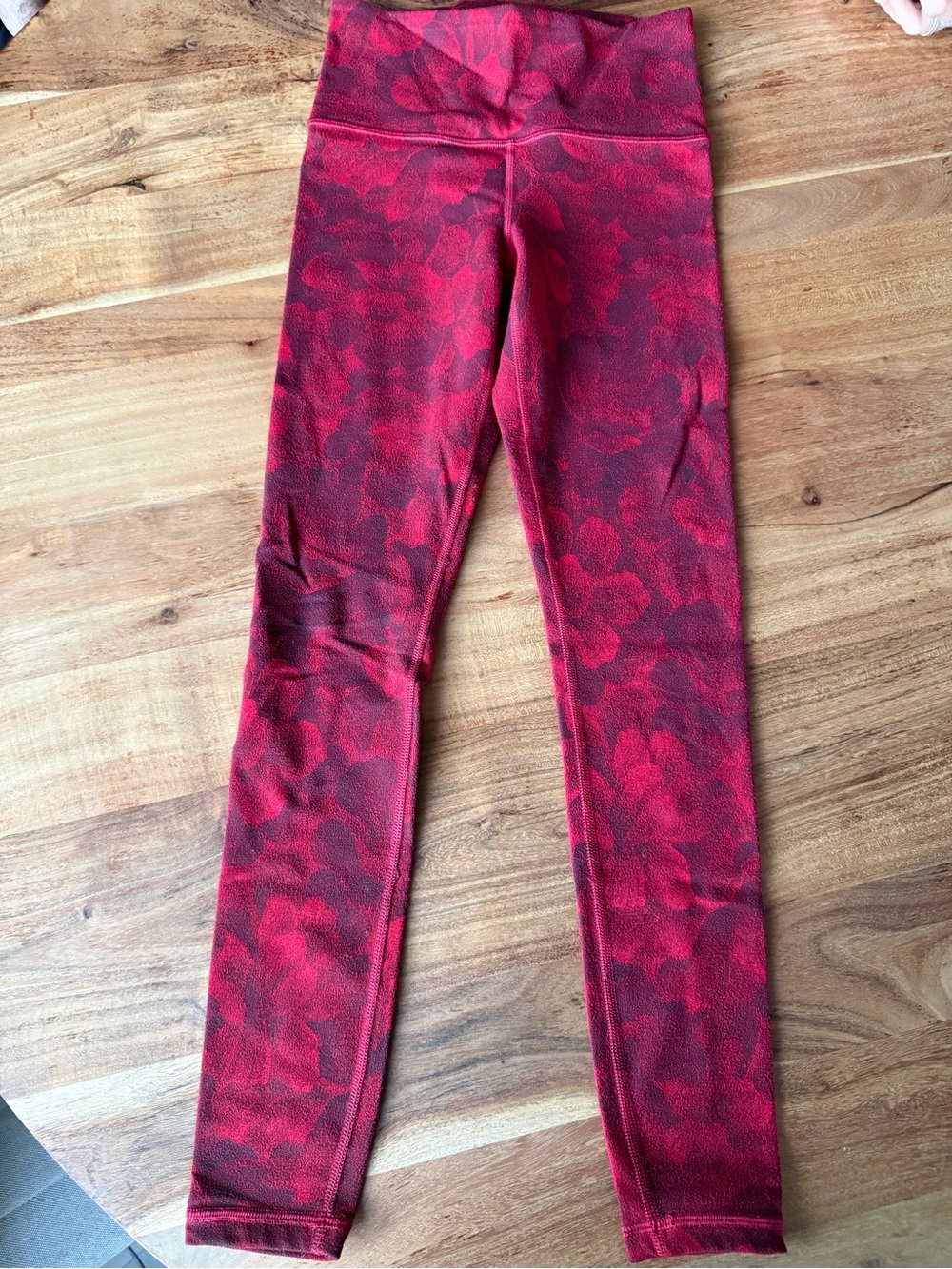 Athleta Elation Textured Tight - Red Floral-Print Leggings size XXS